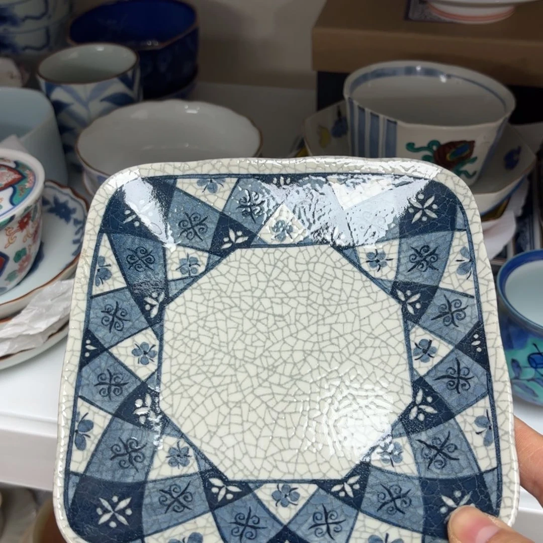 瓷片青花釉下方盘一只