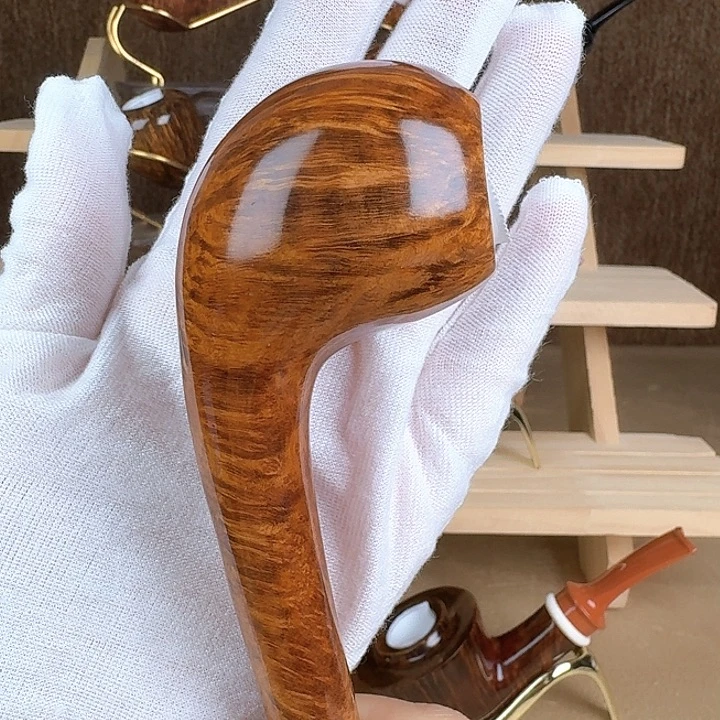 河豚大长腿（冯冯烟斗）