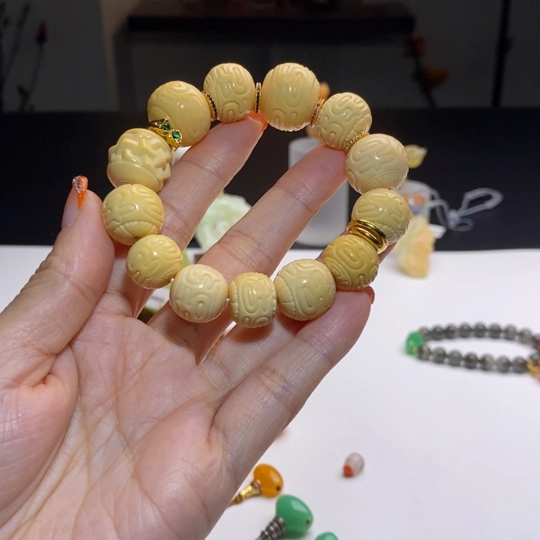 石英质玉（缅黄）未镶嵌颈饰