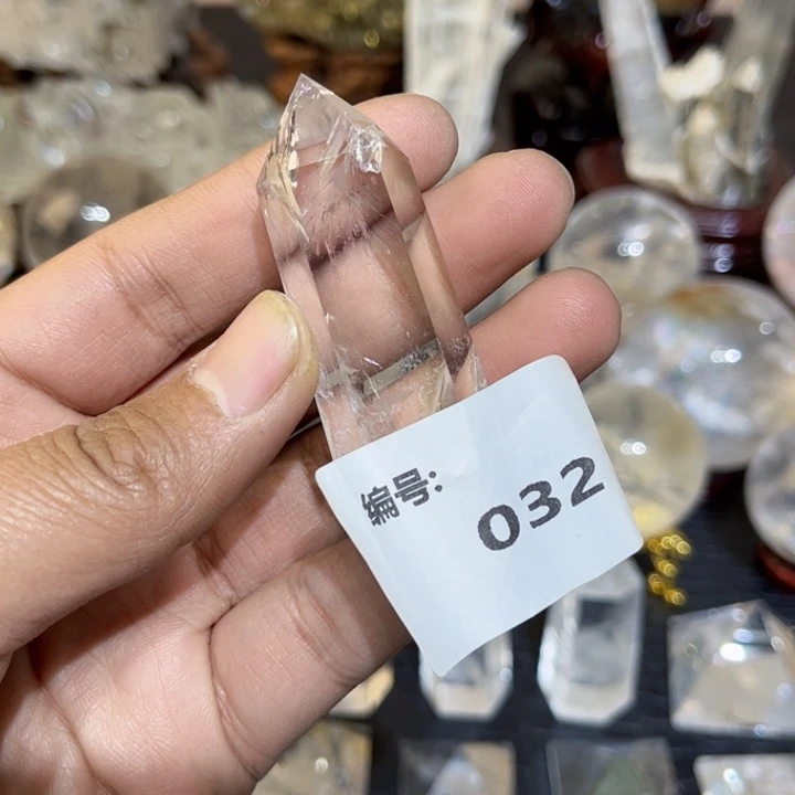 水晶原矿未镶嵌六棱柱