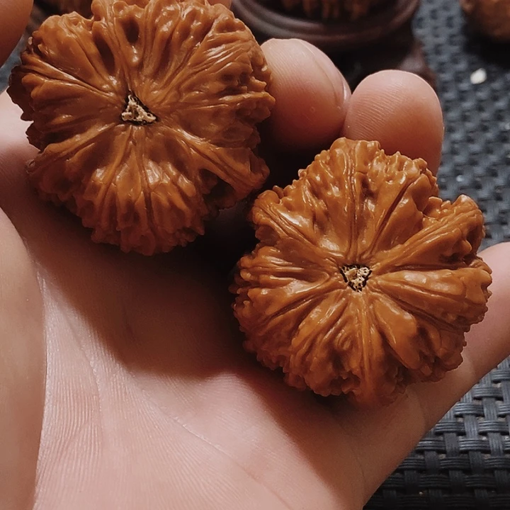 M***g把件文玩核桃文玩核桃三愣