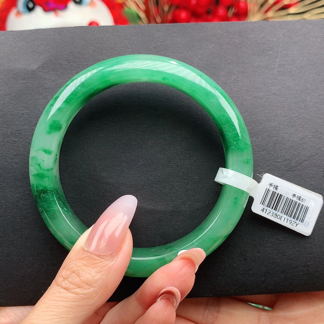 石英质玉手镯未镶嵌华**袍