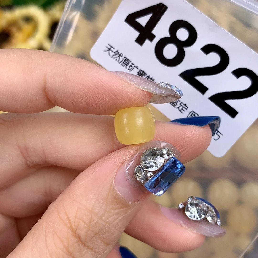 蜜蜡未镶嵌珠宝奇石