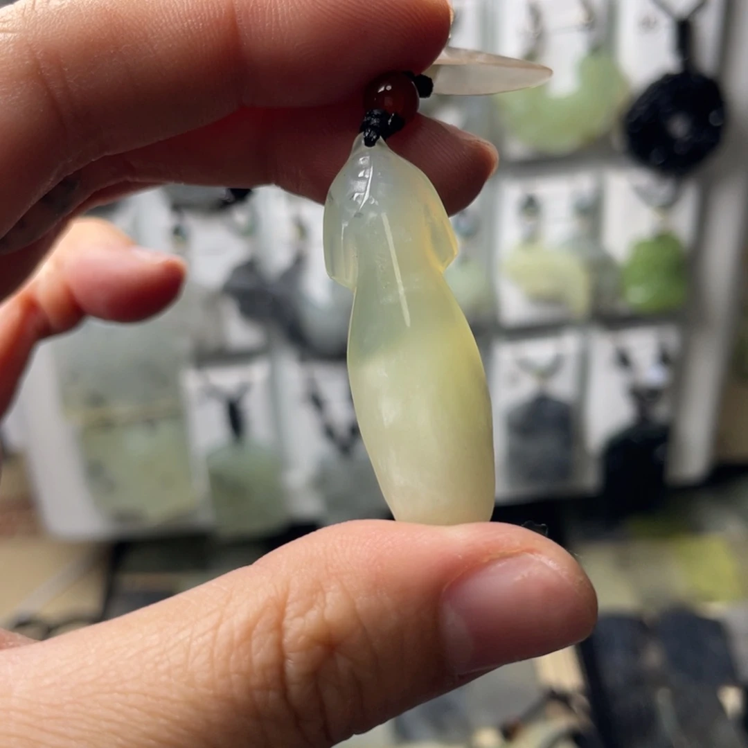 岫玉颈饰未镶嵌旗袍