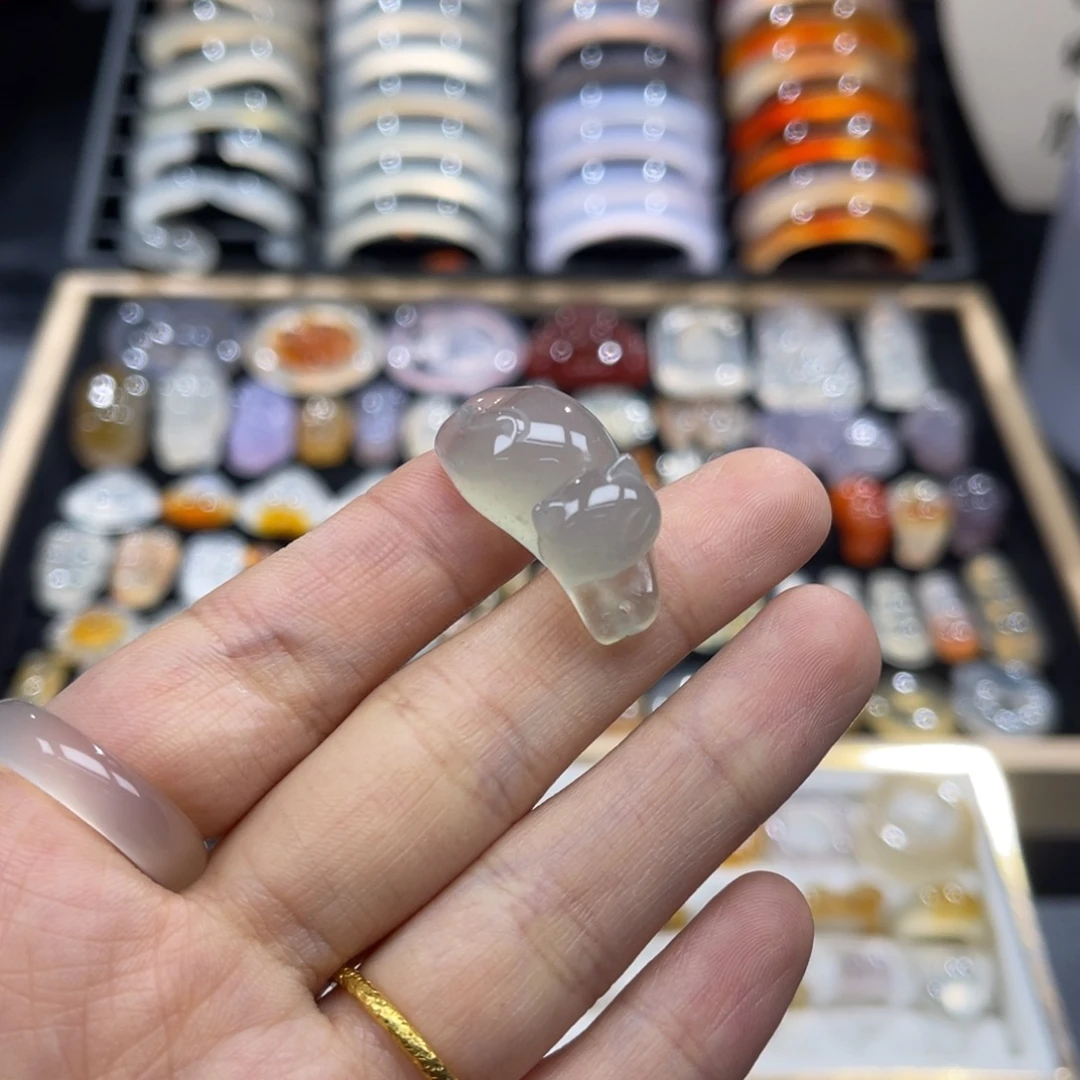 玛瑙/玉髓未镶嵌颈饰