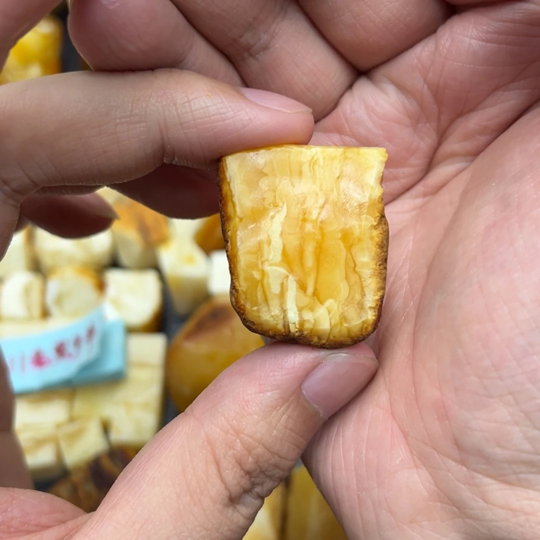 定制琥珀未镶嵌蜜蜡