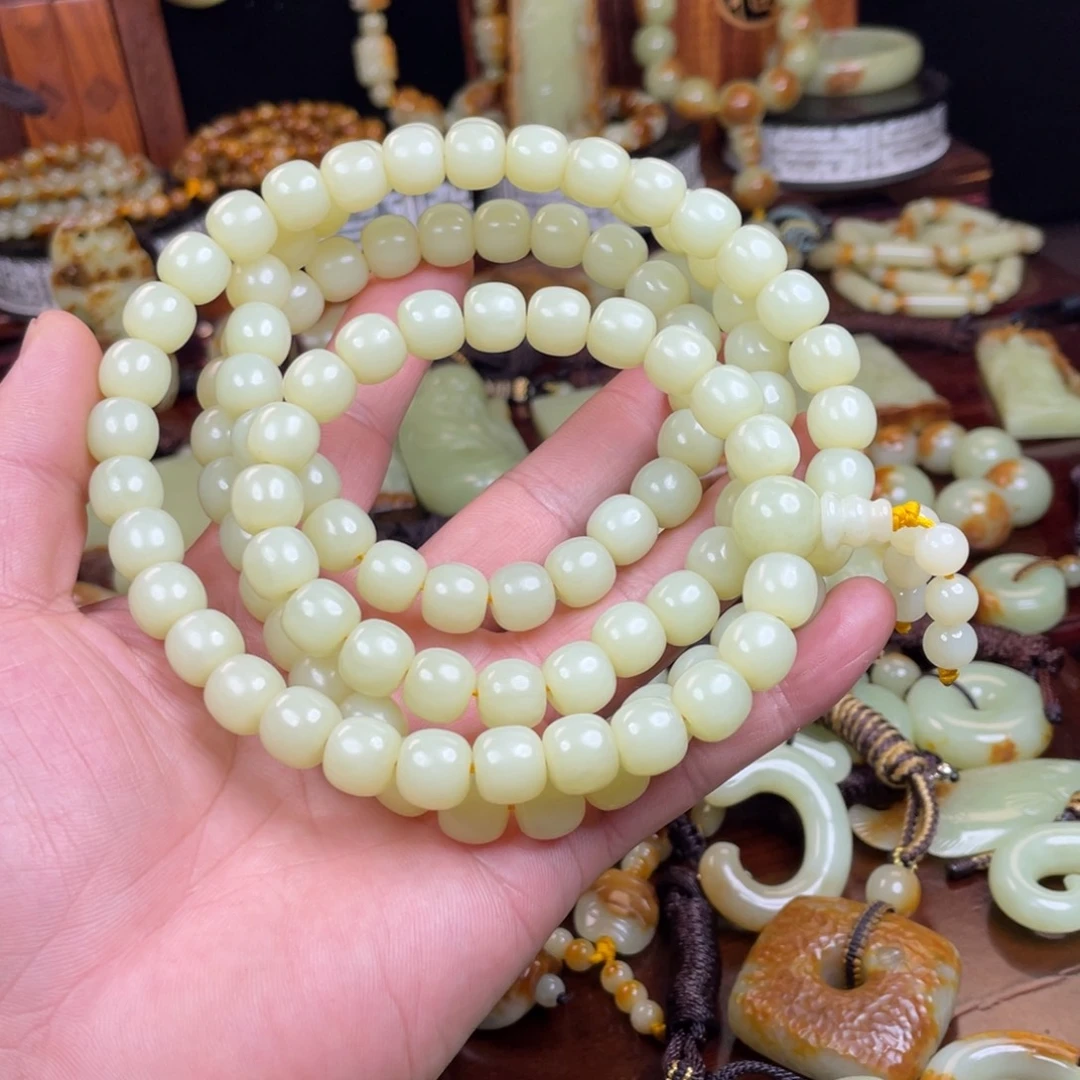 顾***师项链未镶嵌岫岩老玉（透闪石质玉）