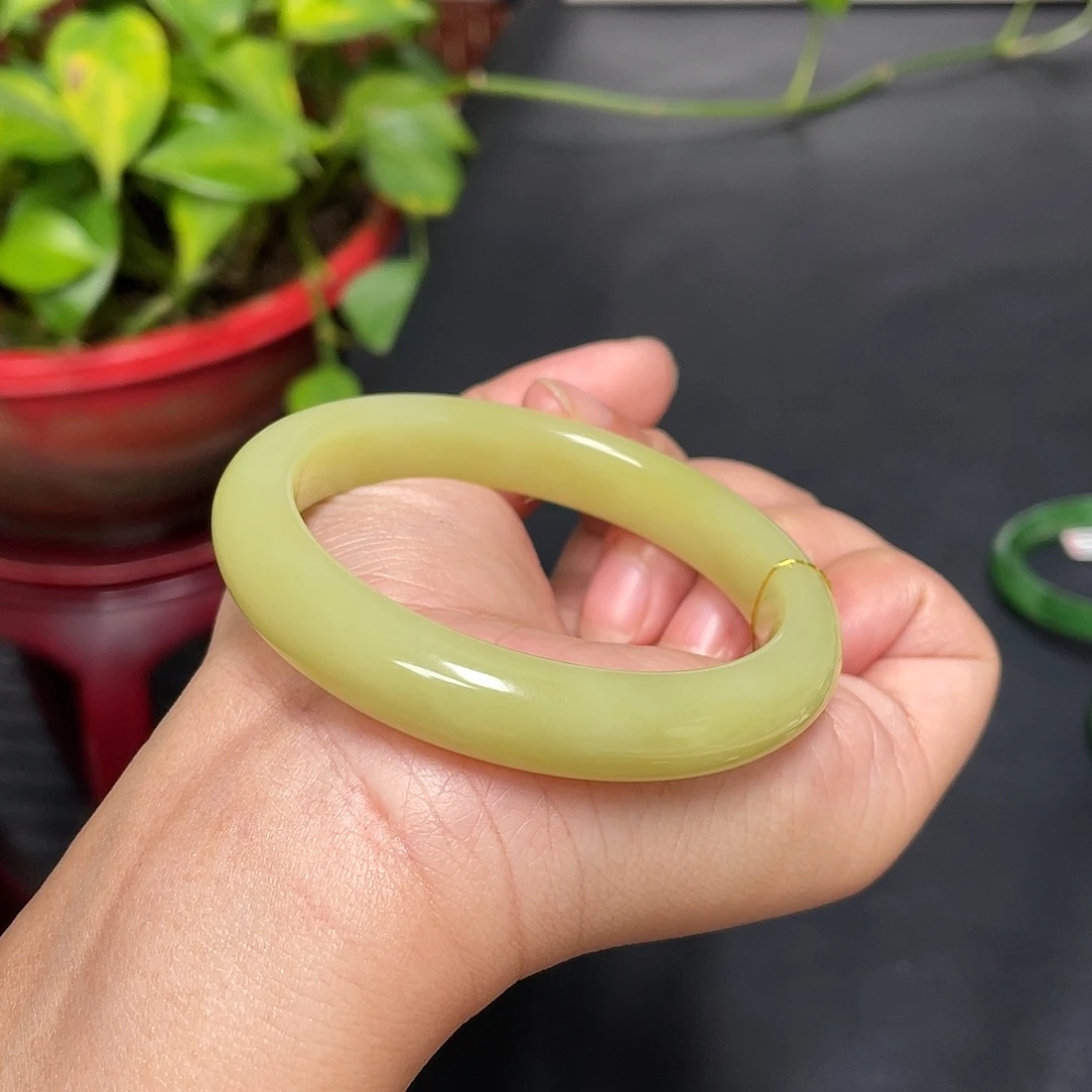 和田玉未镶嵌手镯鸡油黄