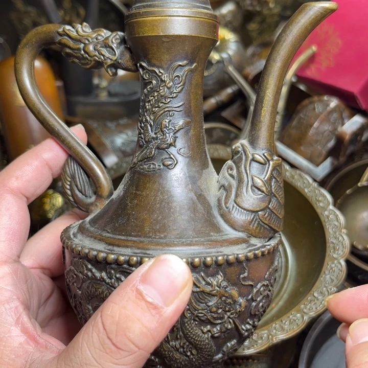 铜铜的小脸上有着很