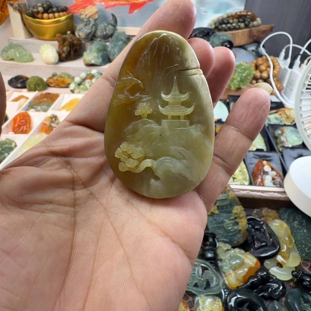 蛇纹石玉未镶嵌颈饰