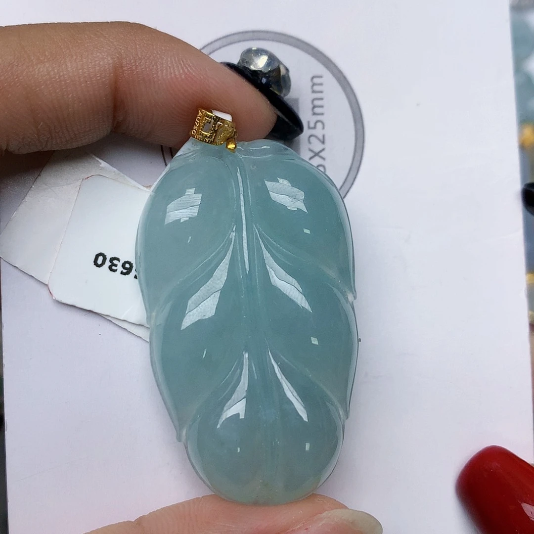 颈饰18K金镶嵌翡翠天然翡翠