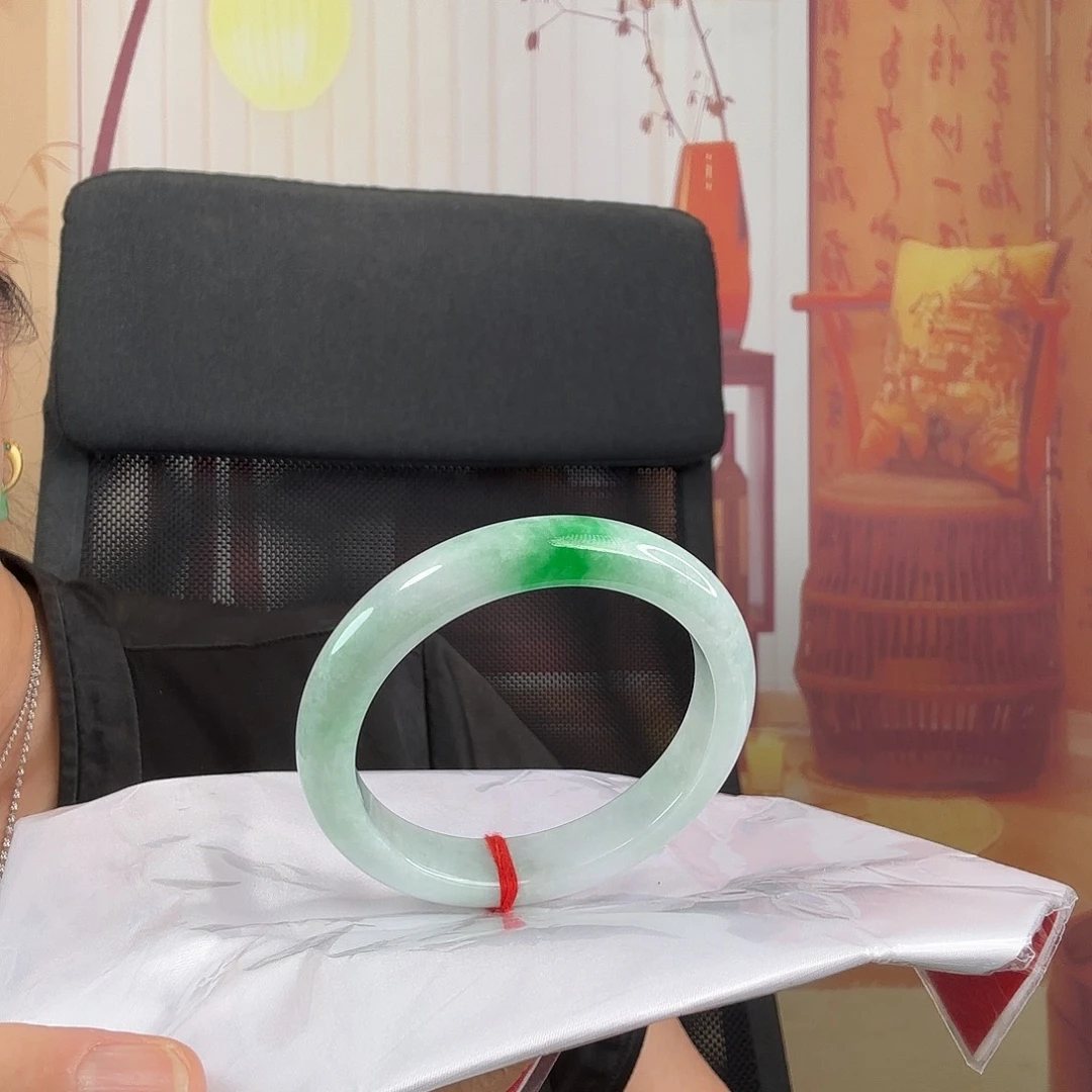 翡翠未镶嵌手镯正圈