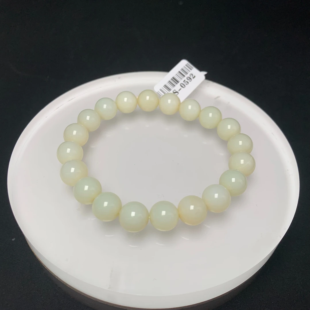 H011珠宝玉石精选和田玉手串