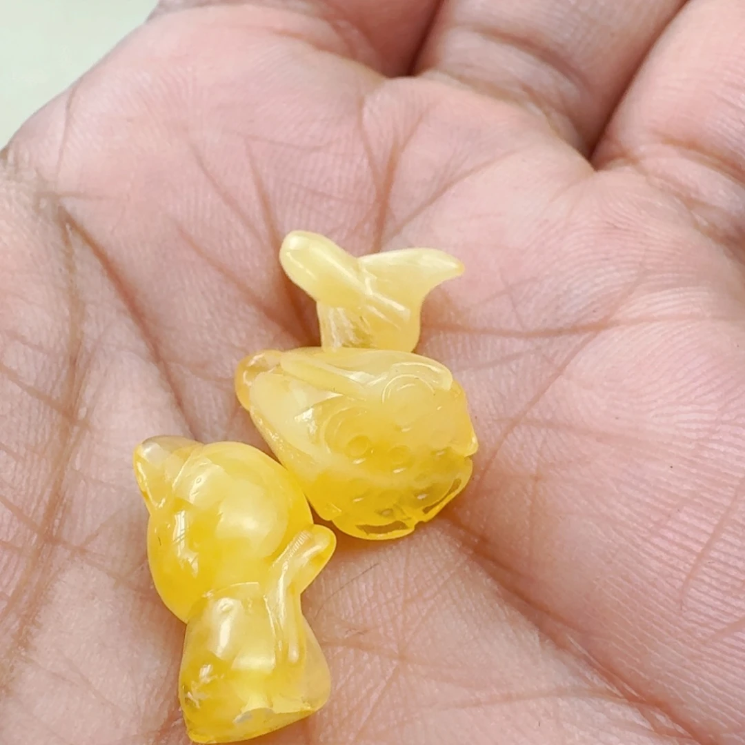 未镶嵌蜜蜡珠宝奇石