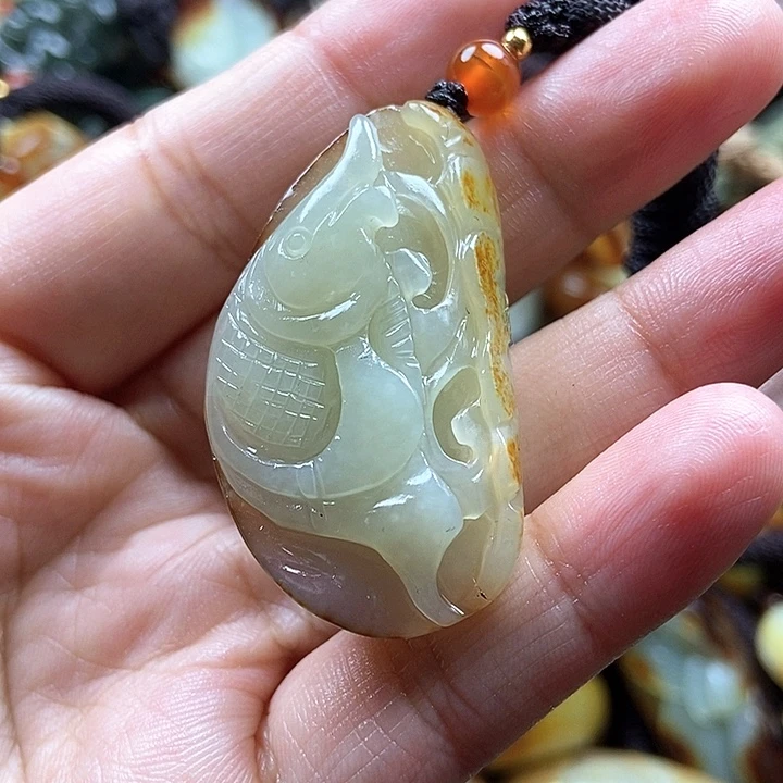 和田玉颈饰未镶嵌