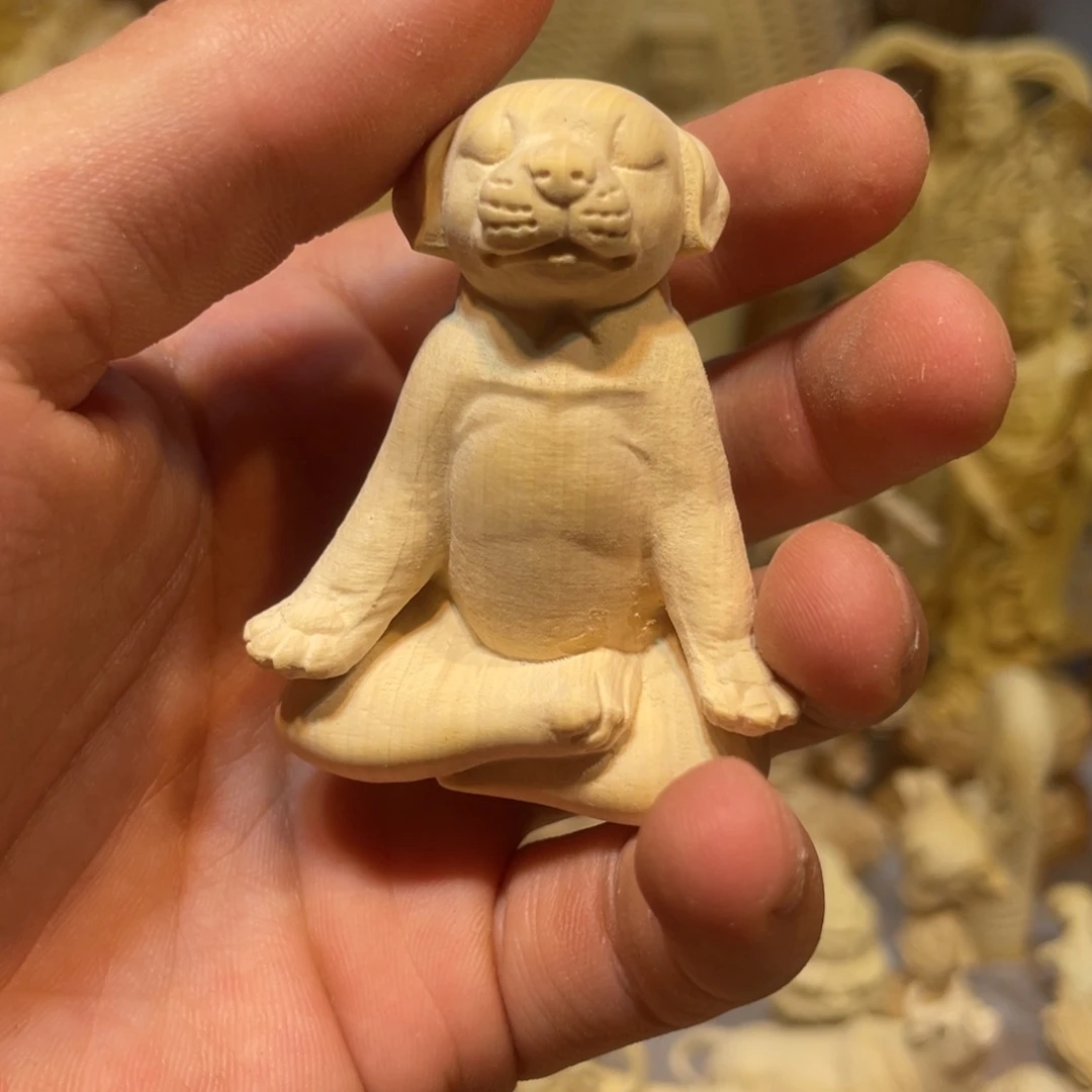 黄杨木小瑕疵瑜伽狗