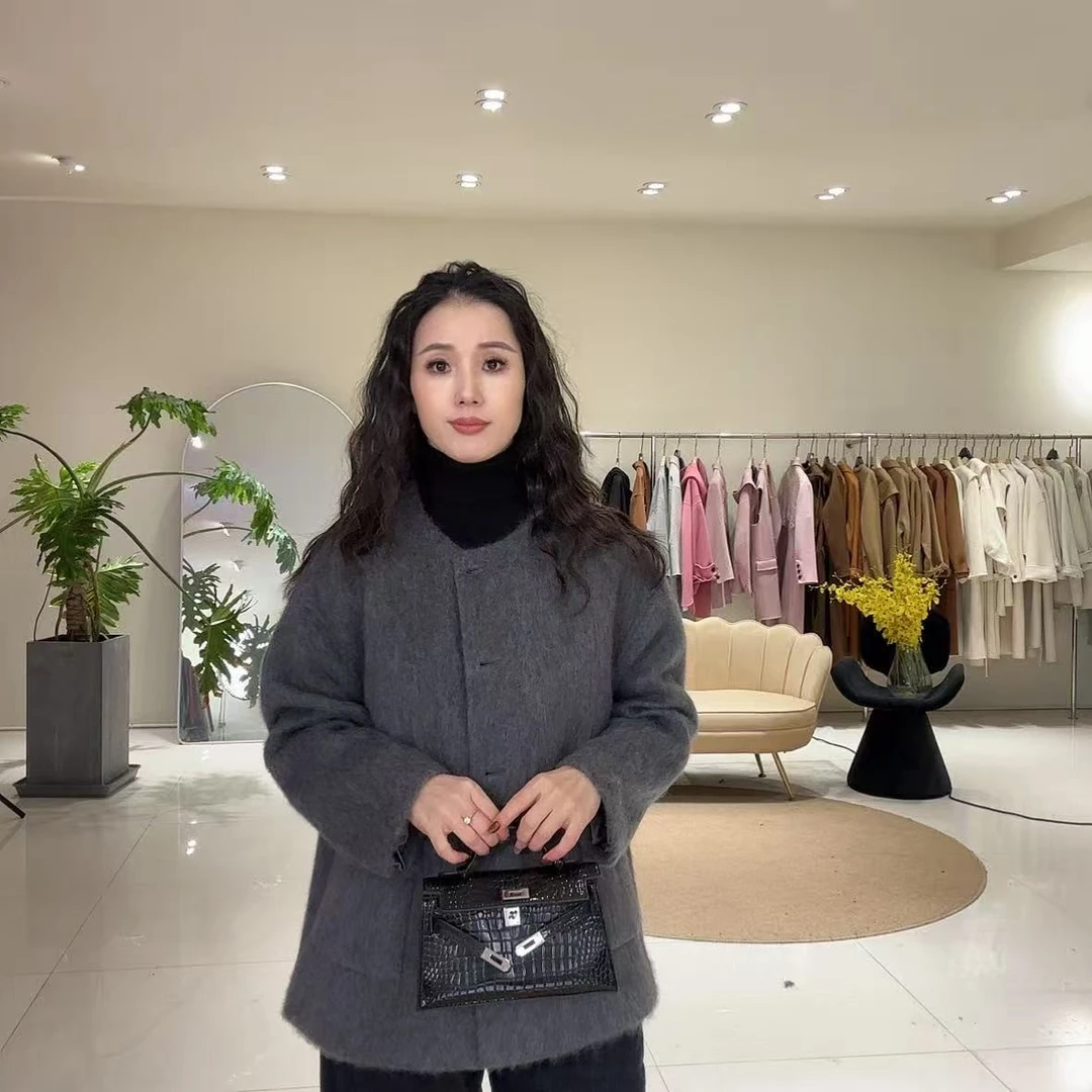 【赛姐高奢】女士长毛大衣气质时尚设计师百搭宽松秋冬短款C413