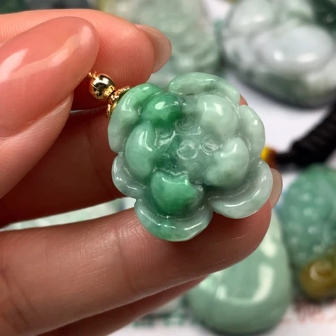 翡翠颈饰未镶嵌翡翠