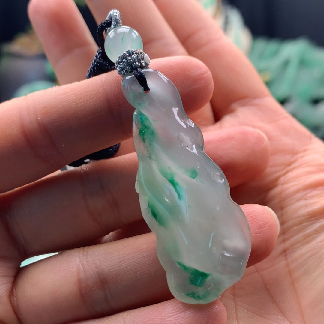 颈饰未镶嵌石英质玉