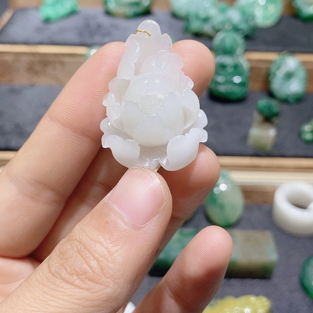 独山玉未镶嵌吊坠