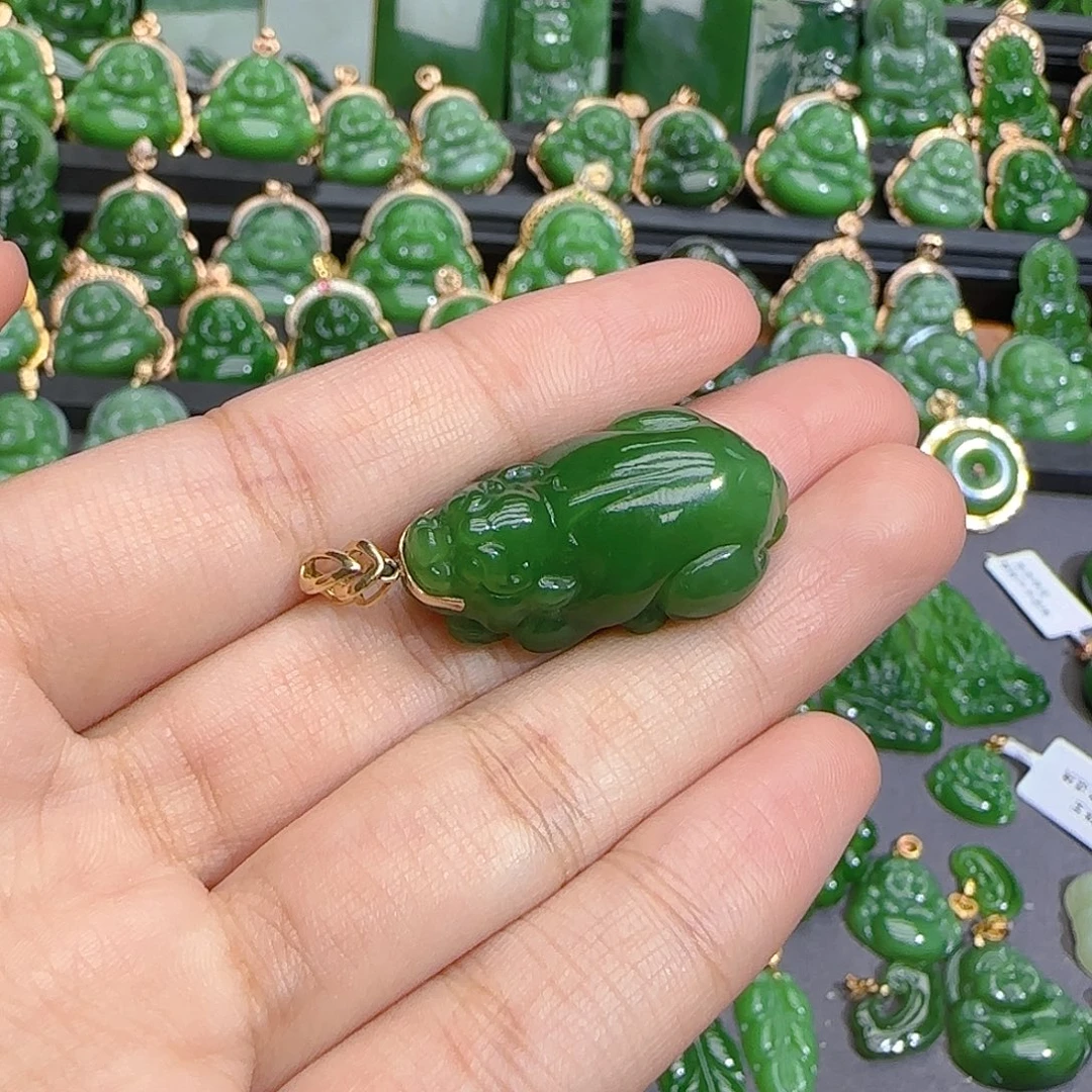 和田玉（碧玉）18K金镶嵌颈饰