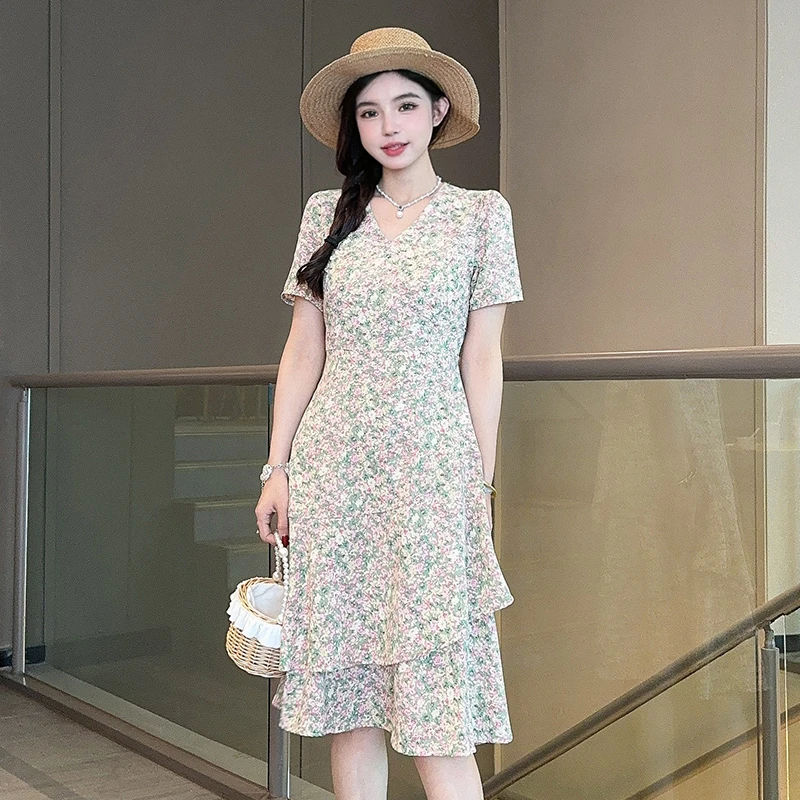 法式碎花裙女夏2024新款洋气收腰修身连衣裙中长款小个子气质时尚