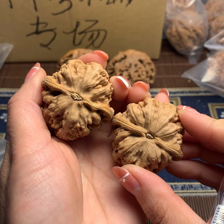 吊坠文玩核桃6****6粗筋