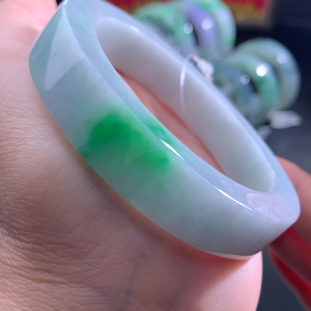 定制翡翠未镶嵌翡翠手镯