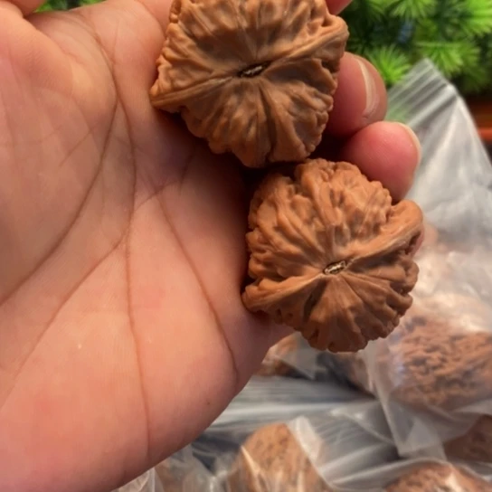 【闪购商品】文玩核桃吊坠黑**片凤凰台