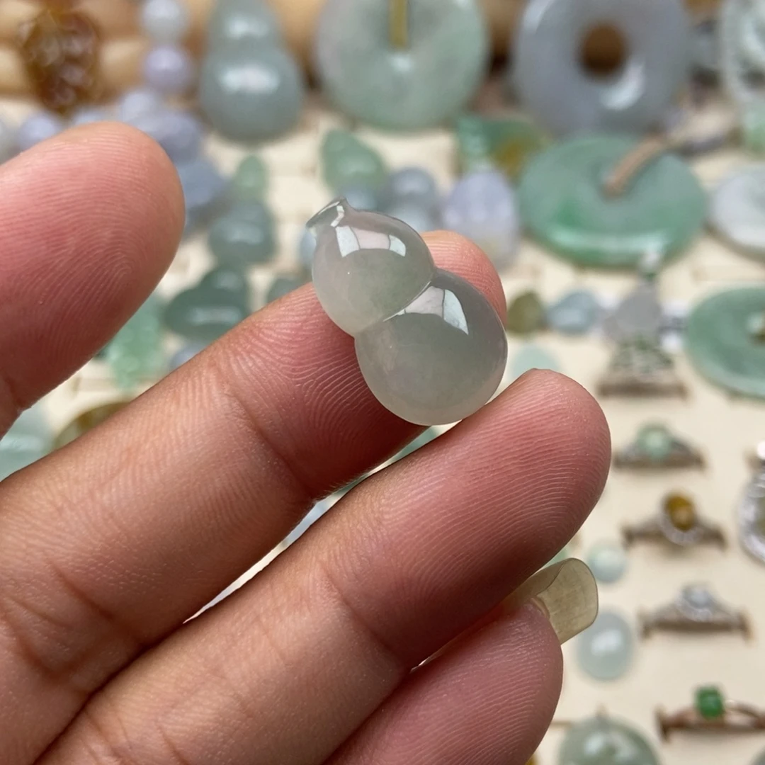 翡翠未镶嵌颈饰32