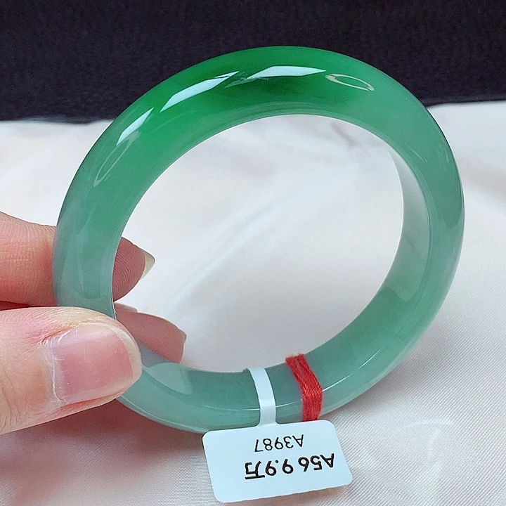 翡翠手镯未镶嵌手镯57dw绿