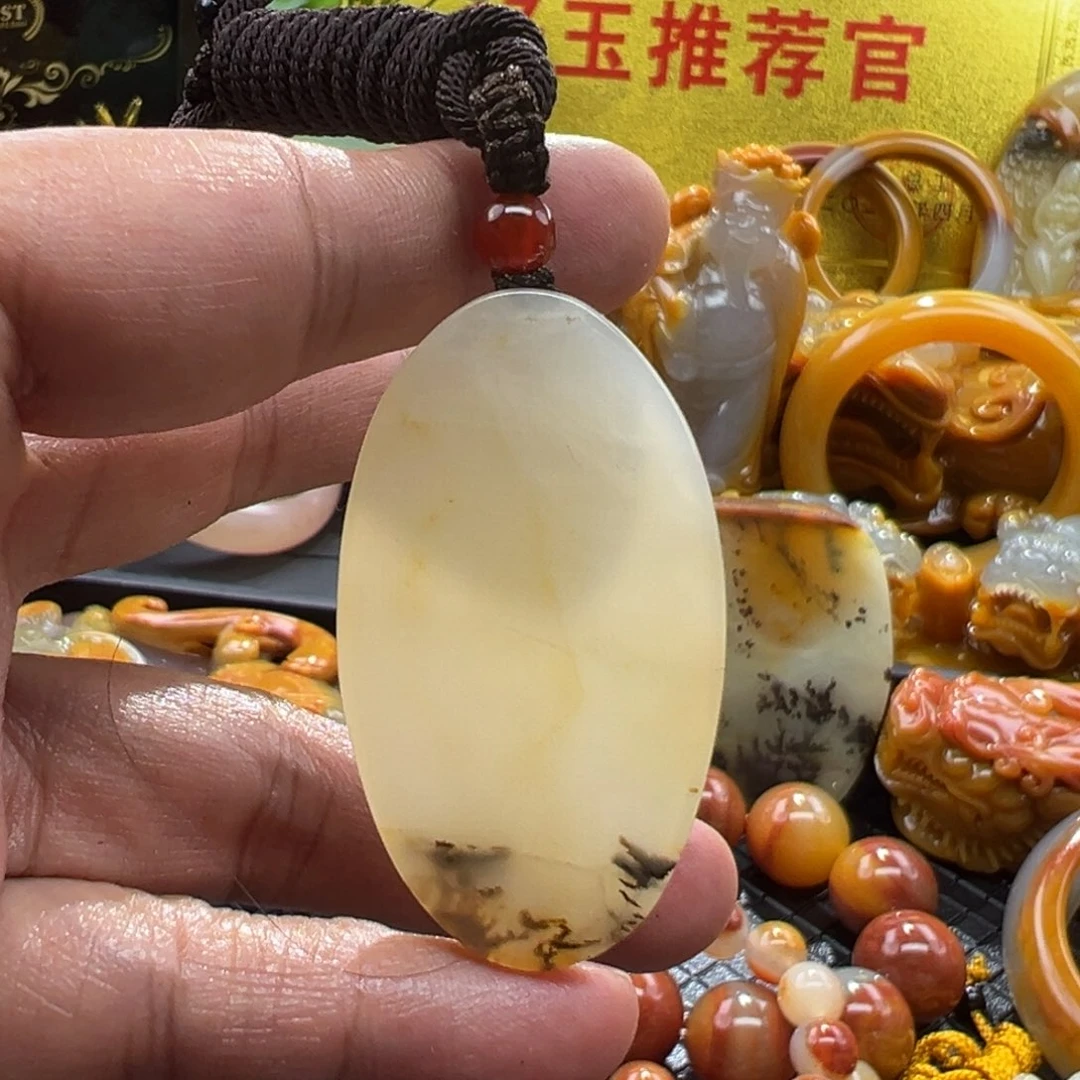 石英质玉未镶嵌颈饰