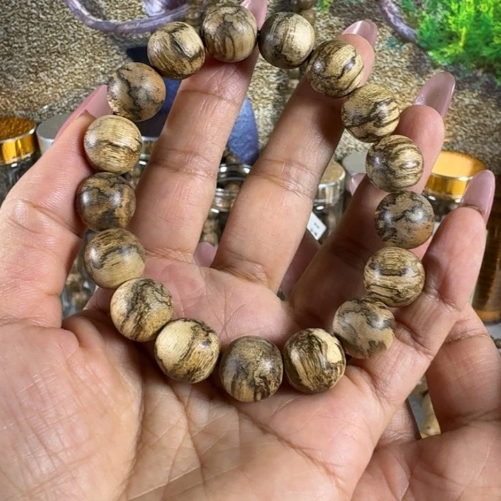 张***华手串沉香达不干虎纹