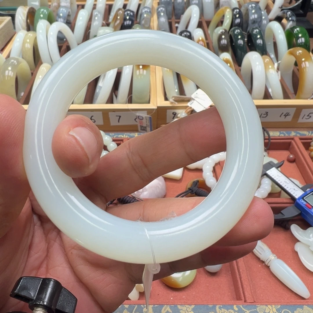 和田玉（白玉）未镶嵌手镯