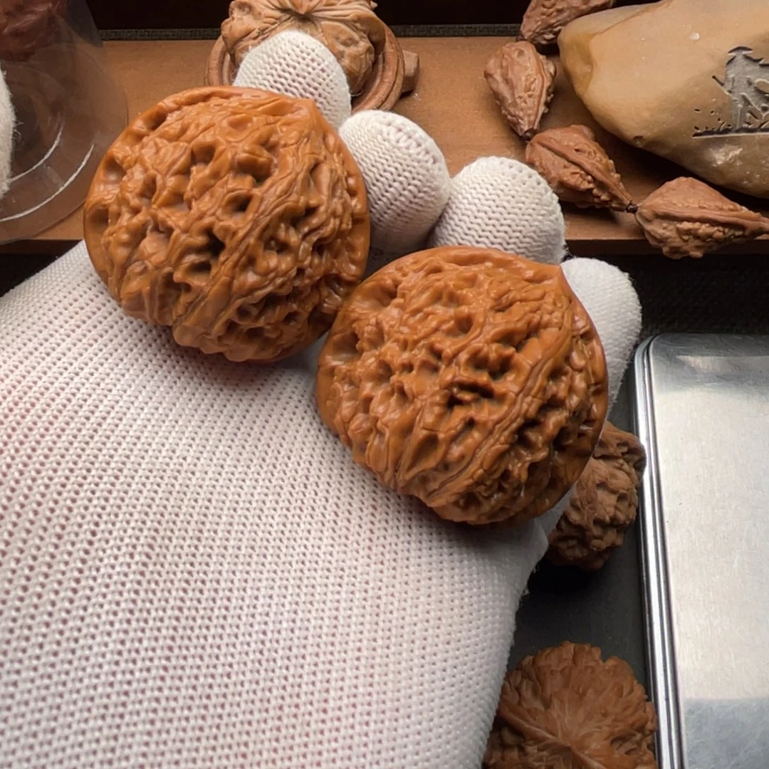 文玩核桃吊坠水龙纹