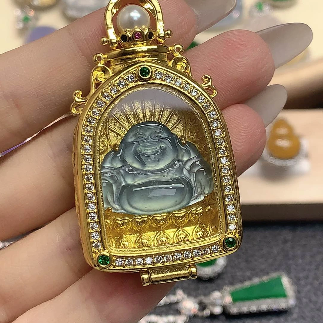 翡翠未镶嵌颈饰2、