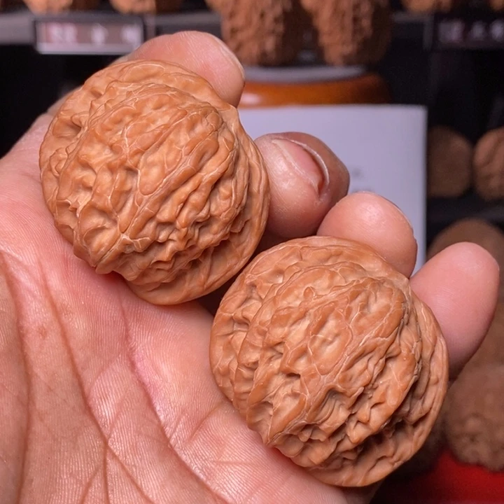 文玩核桃把件红皮山地磨盘