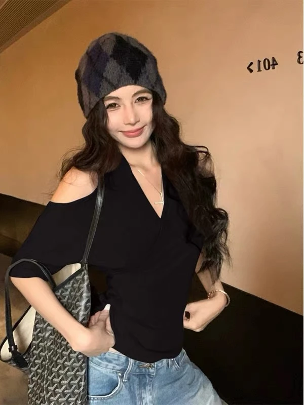 2025洋气新款辣妹挂脖短袖T恤设计感露肩修身显瘦辣妹女上衣25063