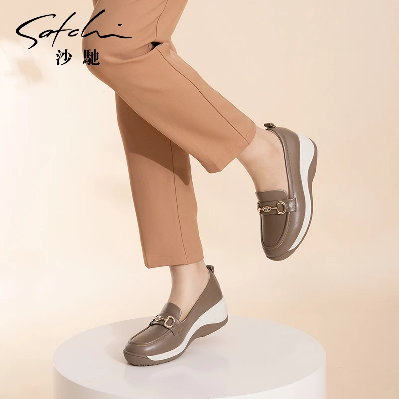 沙驰女鞋25年新款牛皮舒适一脚蹬坡跟摇摇鞋厚底乐福鞋女休闲鞋