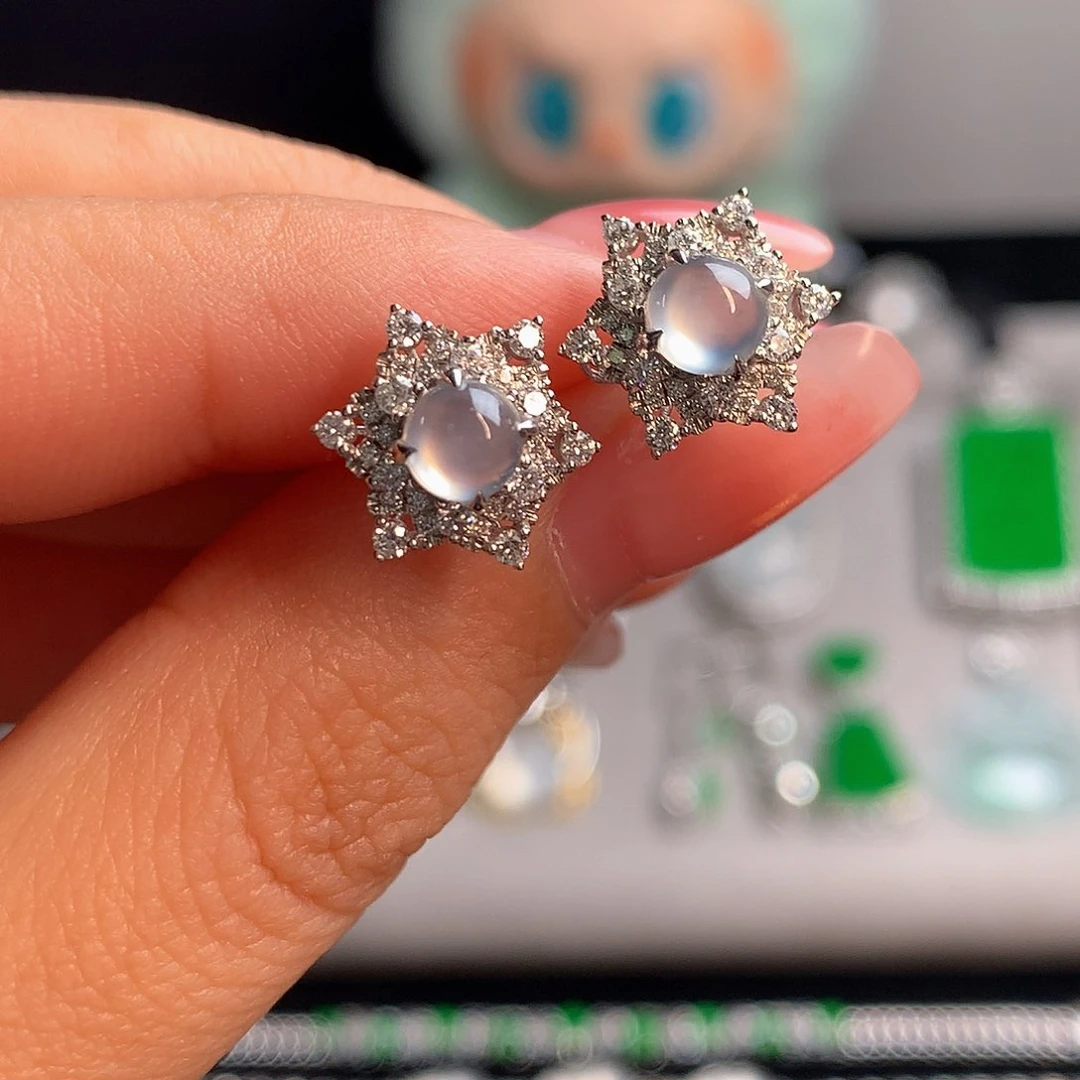 18K金镶嵌挂件翡翠