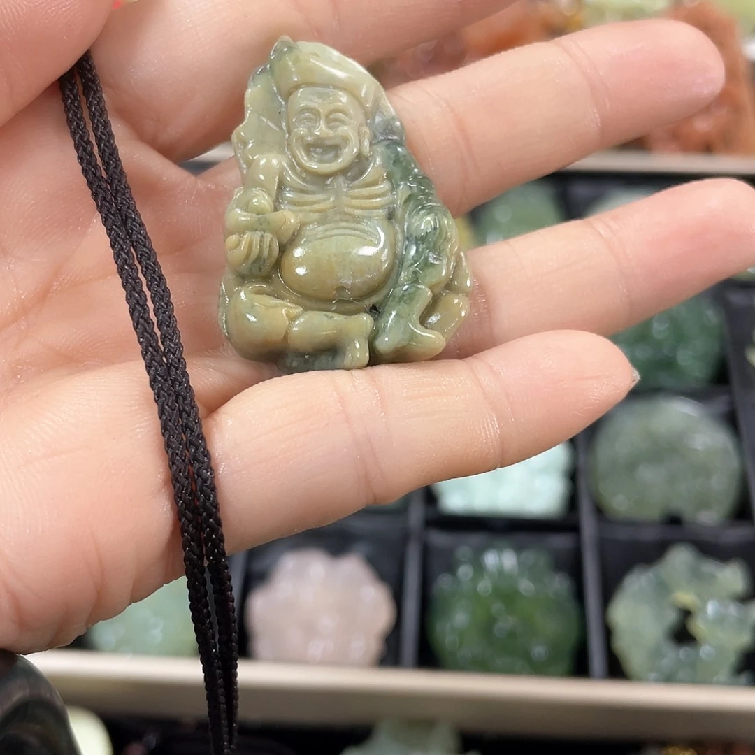 蛇纹石玉颈饰未镶嵌