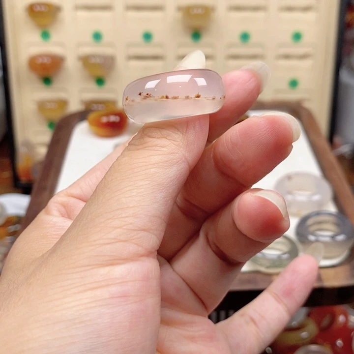 合金戒指玛瑙/玉髓上**曦