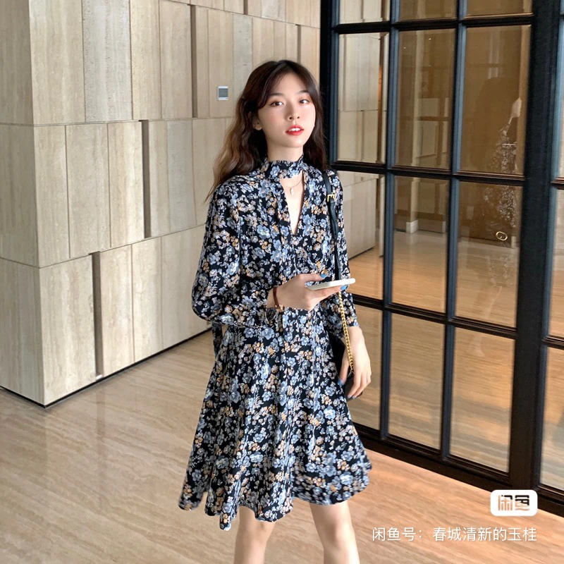 法式碎花连衣裙子女长款温柔长裙v领新款长袖打底