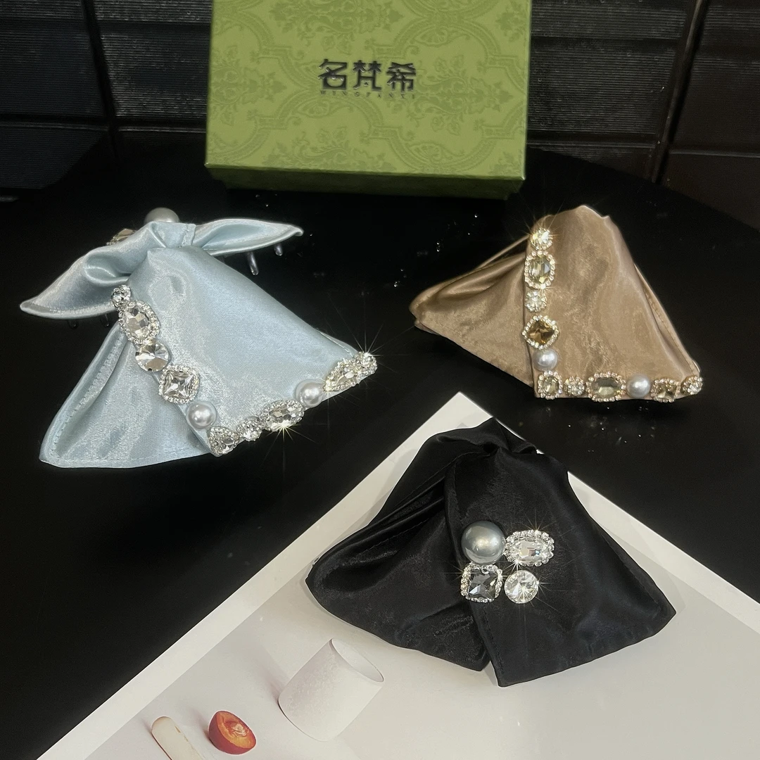 【巴厘岛】高定重工闪锆AB面缎面抓夹鲨鱼夹高端气质韩式三角夹