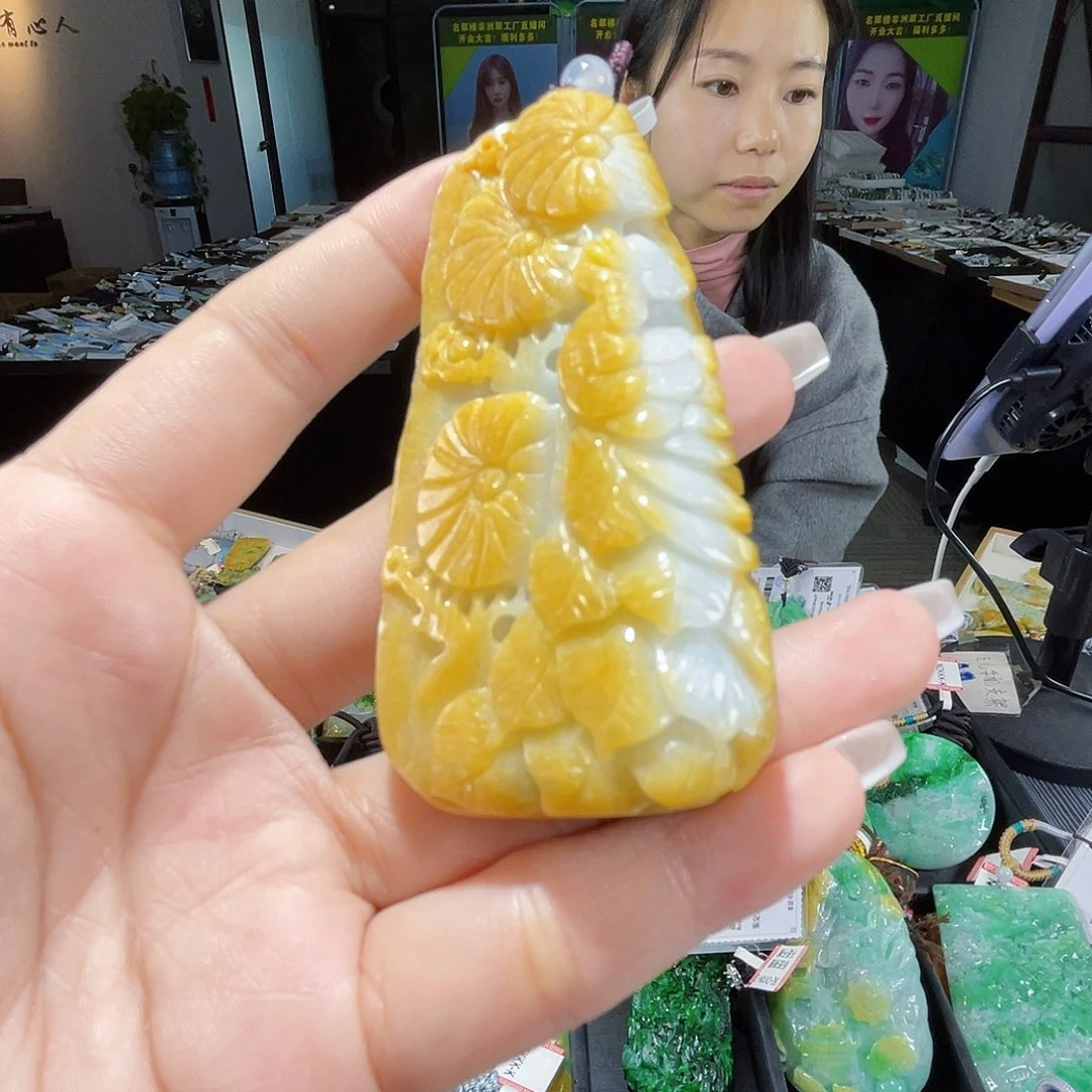 颈饰未镶嵌翡翠一