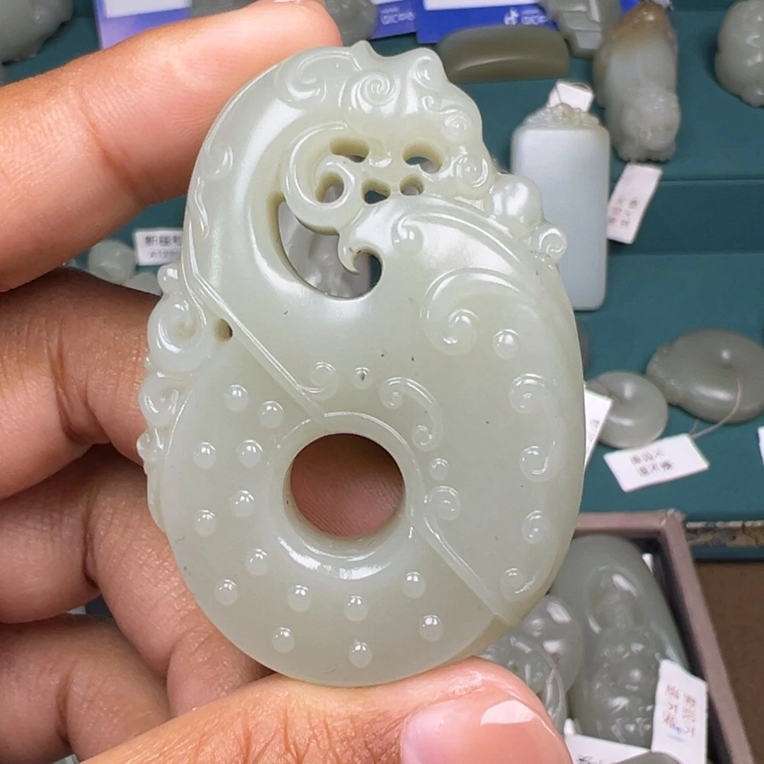 和田玉颈饰未镶嵌