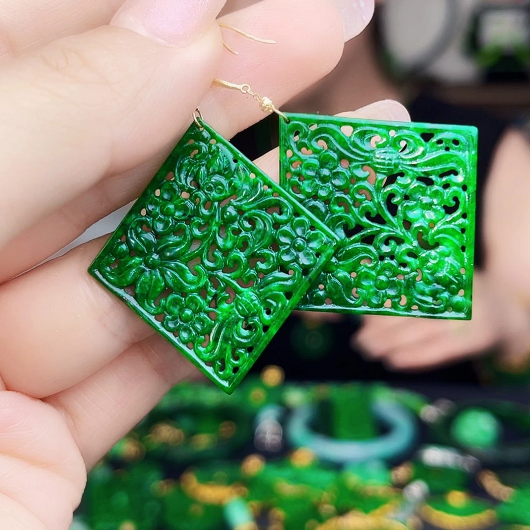 翡翠18K金镶嵌颈饰多样性