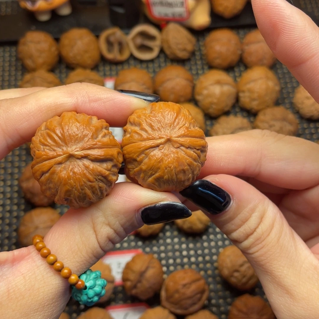 沐***妈吊坠文玩核桃30尺全品闷尖小磨盘