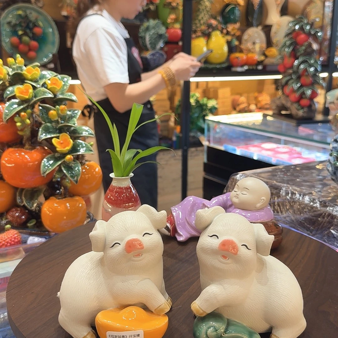 陶瓷招xx宝猪吉祥摆件