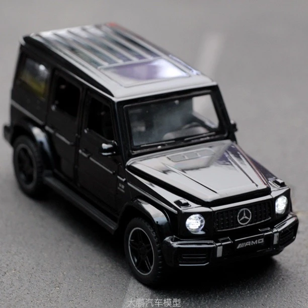 新G63合金车模静态摆件底座升级版灯光开门礼品合金模型